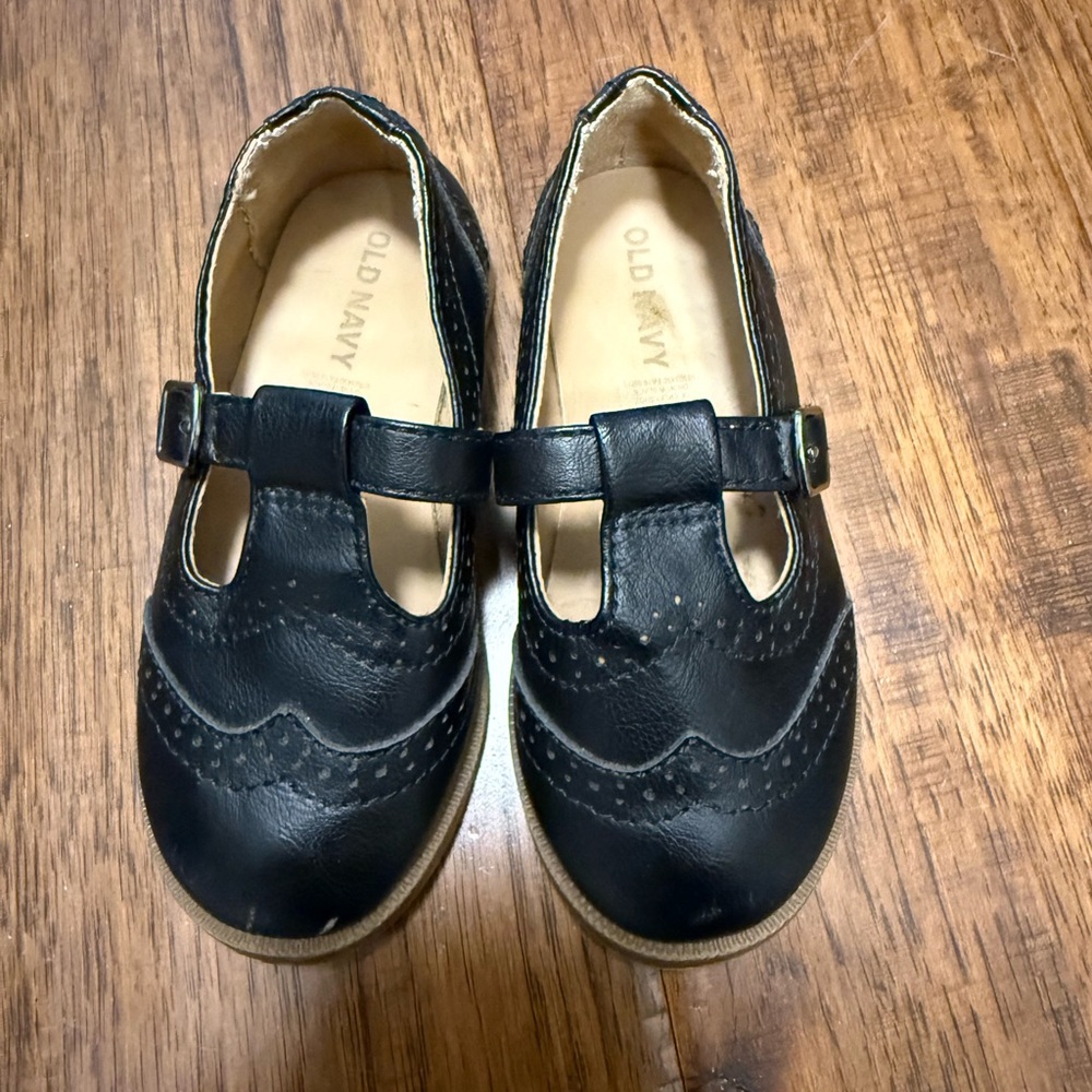Old Navy Black Kids Dress Shoes size 7